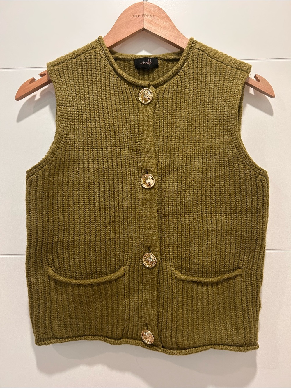 Chunky Knit Olive Button-Front Vest with Pockets